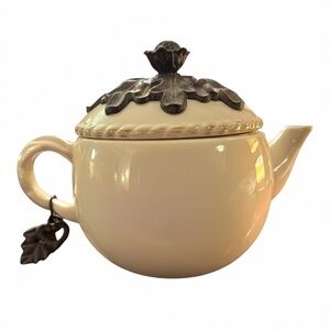 Gracious Goods Acanthus Ceramic Teapot Cream